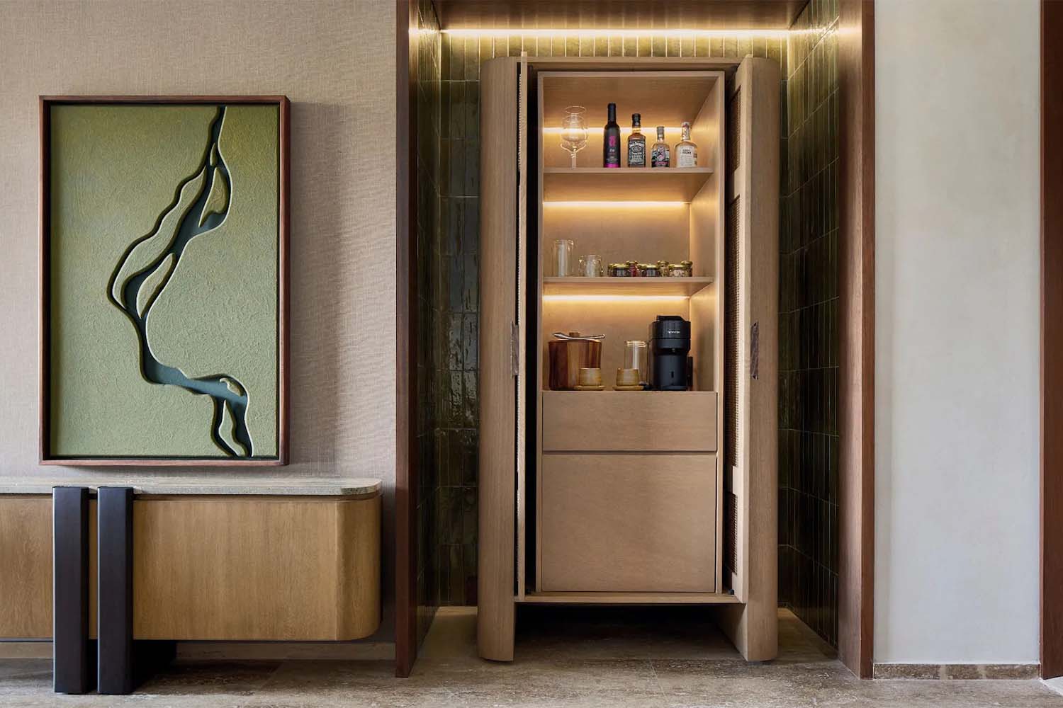 Lagoon Area Suite LuxuriaVacations