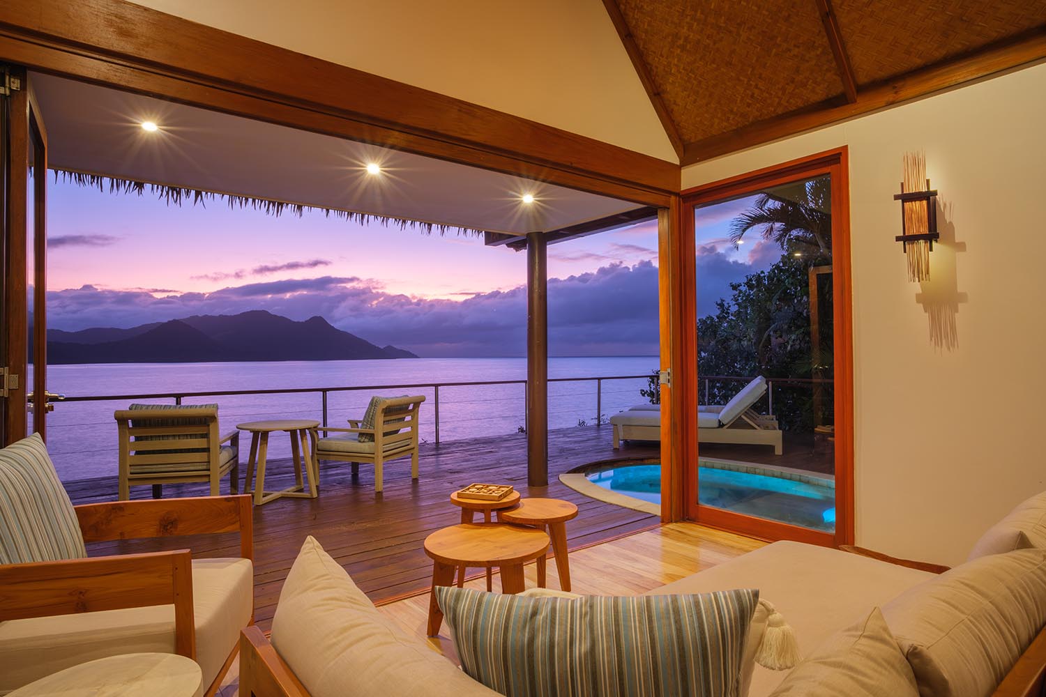 LAGOON PLUNGE POOL BUNGALOW LuxuriaVacations