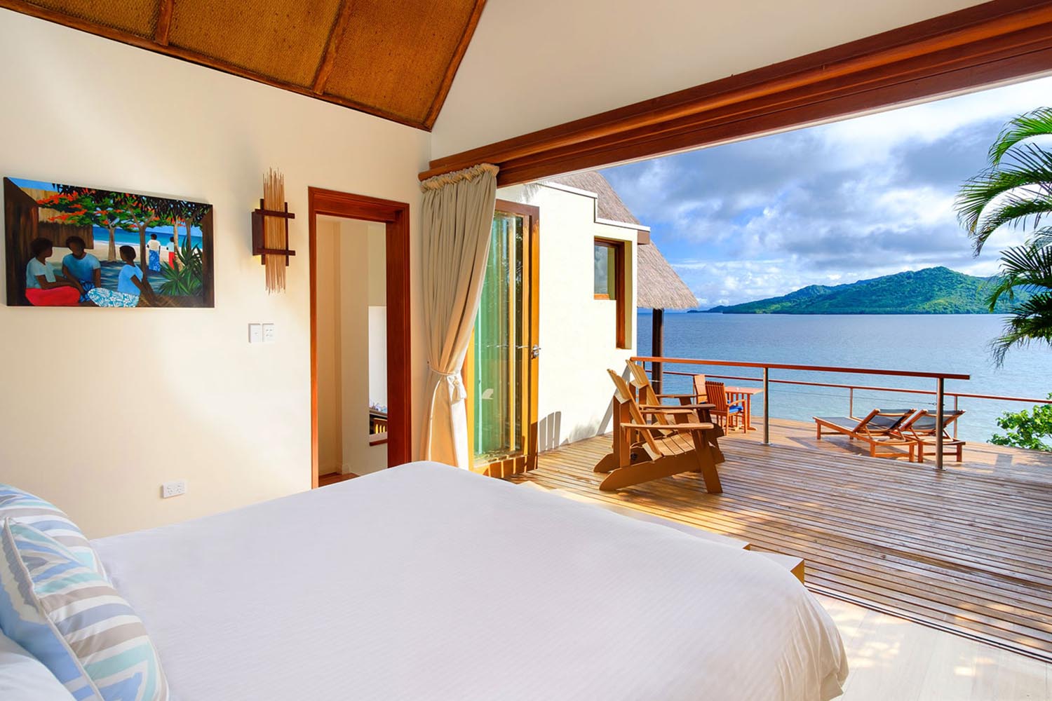 LAGOON PLUNGE POOL BUNGALOW LuxuriaVacations