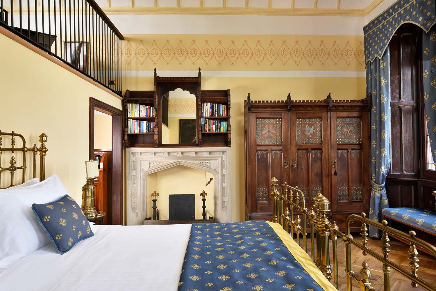 Lake View Suite – Castle LuxuriaVacations
