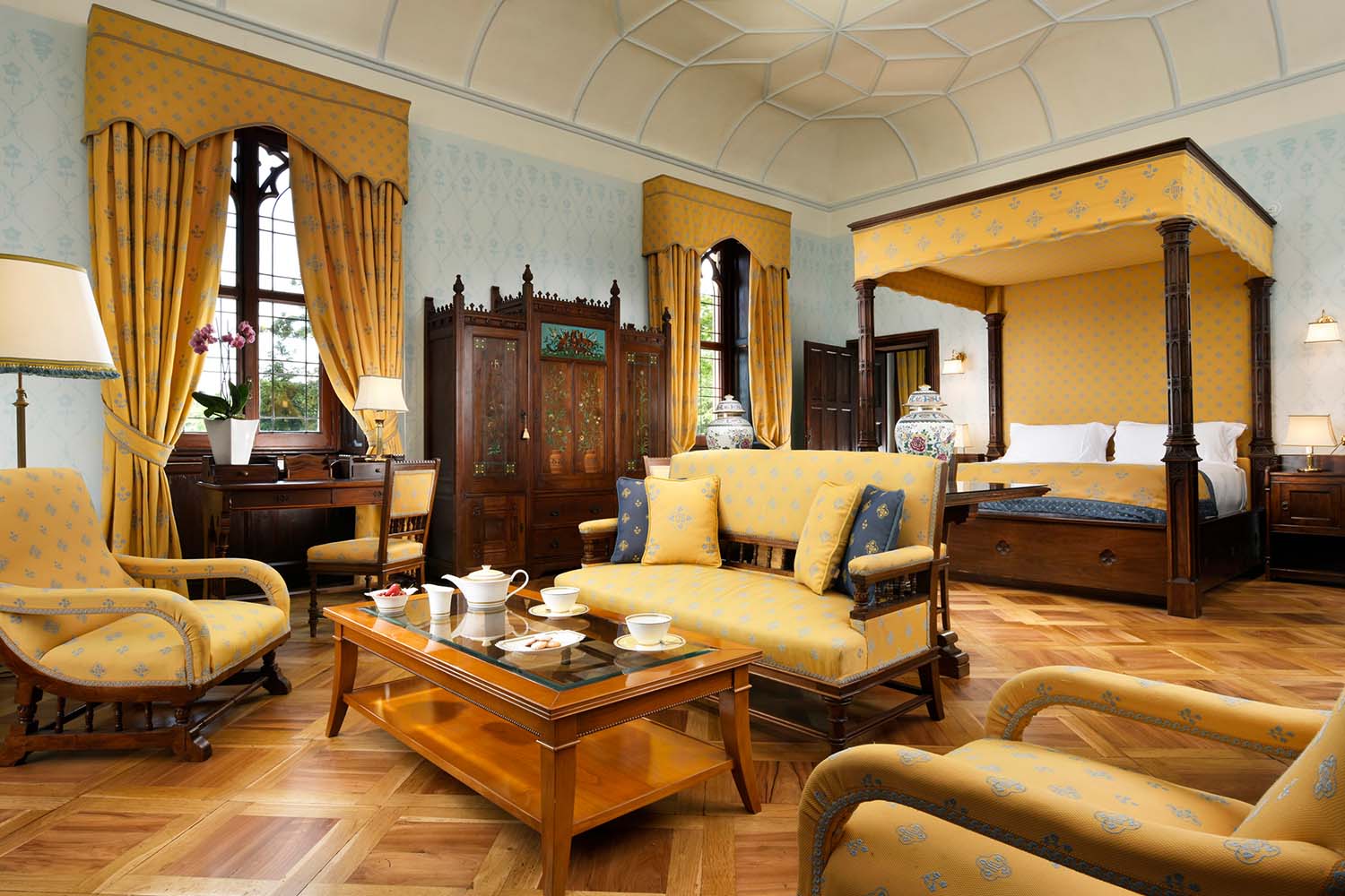 Lake View Suite – Castle LuxuriaVacations