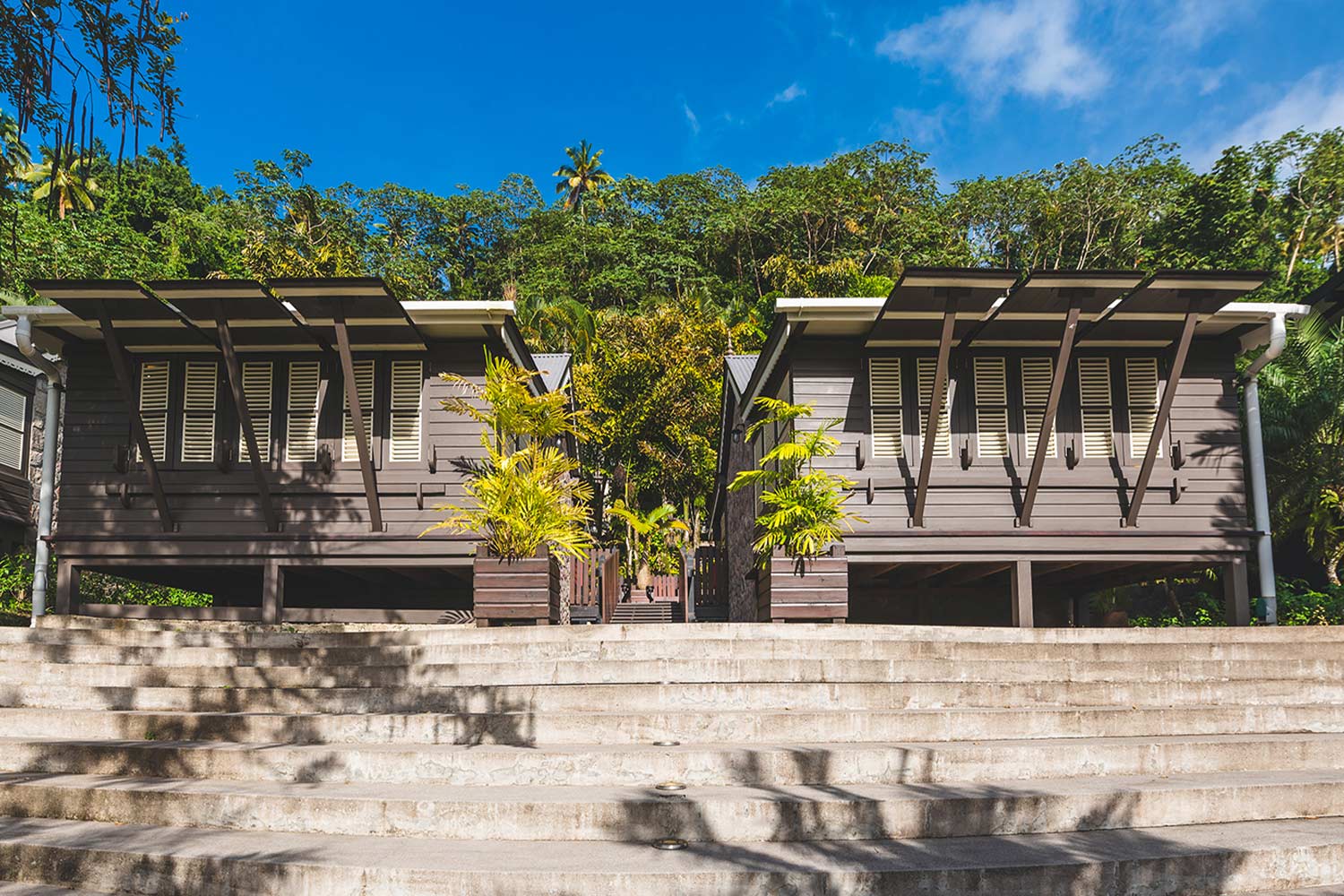 Lodge LuxuriaVacations