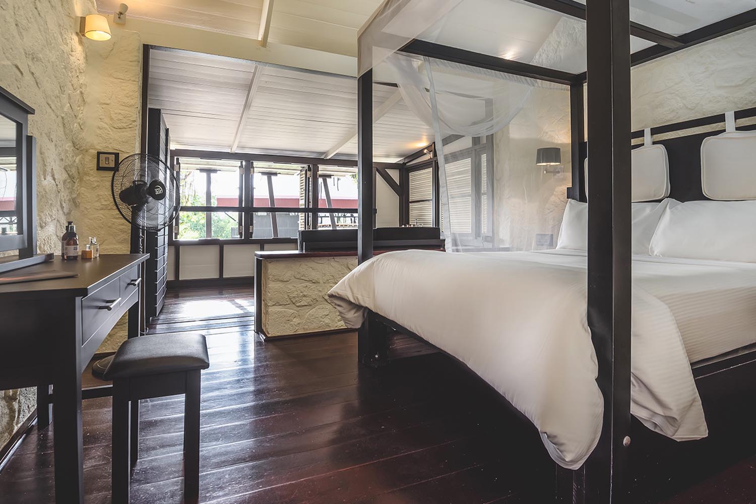 Lodge LuxuriaVacations