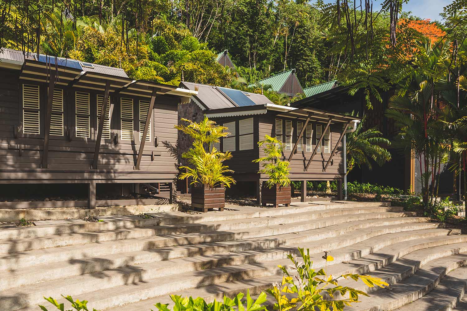 Lodge LuxuriaVacations