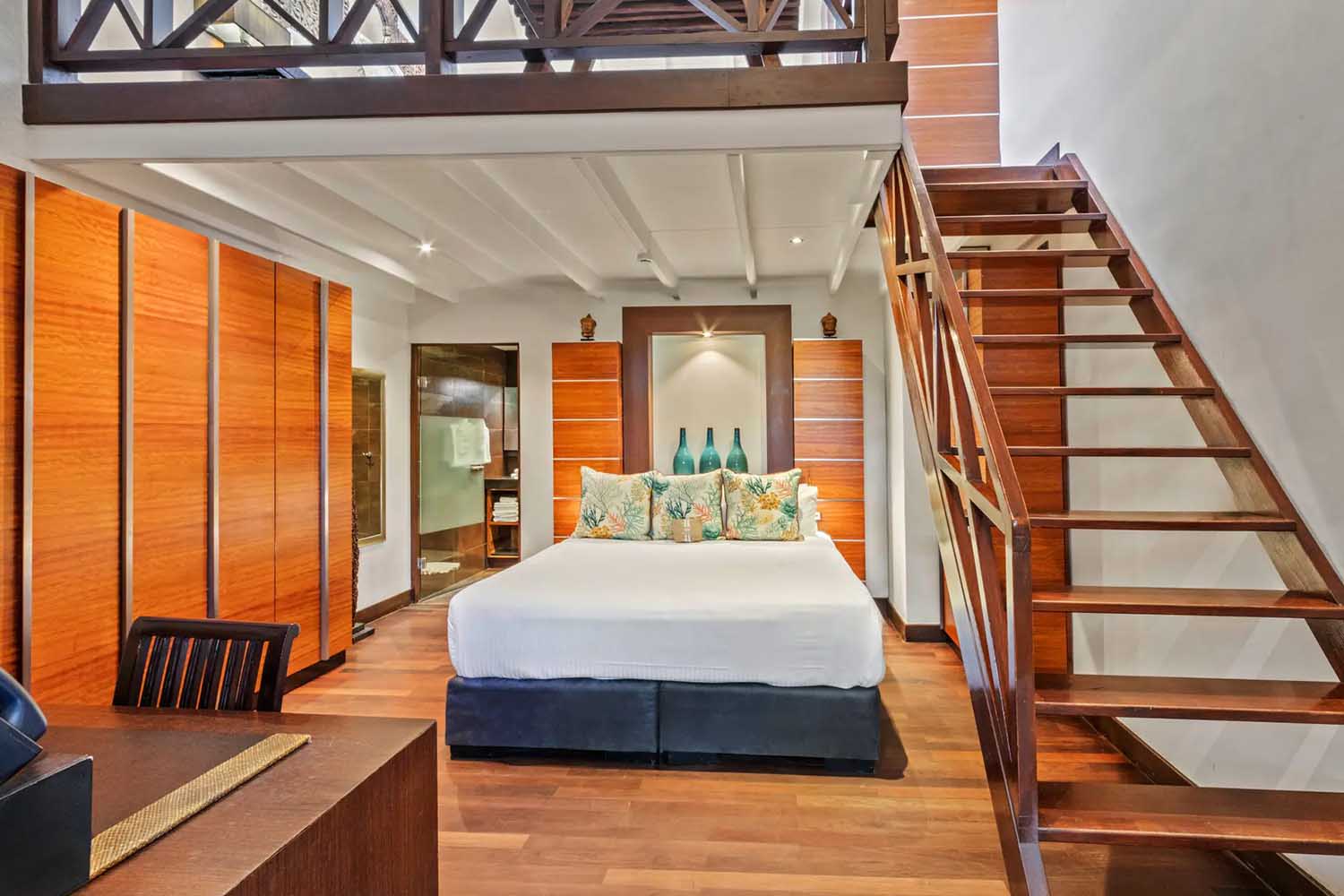 Loft Room LuxuriaVacations