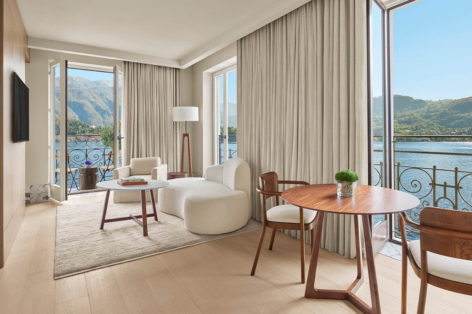 Loft Suite, Lake View, Suite, 1 King, Lake view, Balcony LuxuriaVacations