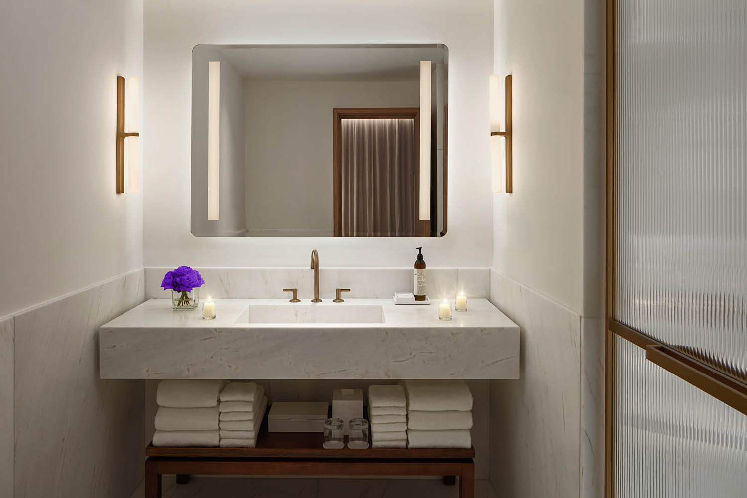 Loft Suite, Lake View, Suite, 1 King, Lake view, Balcony LuxuriaVacations