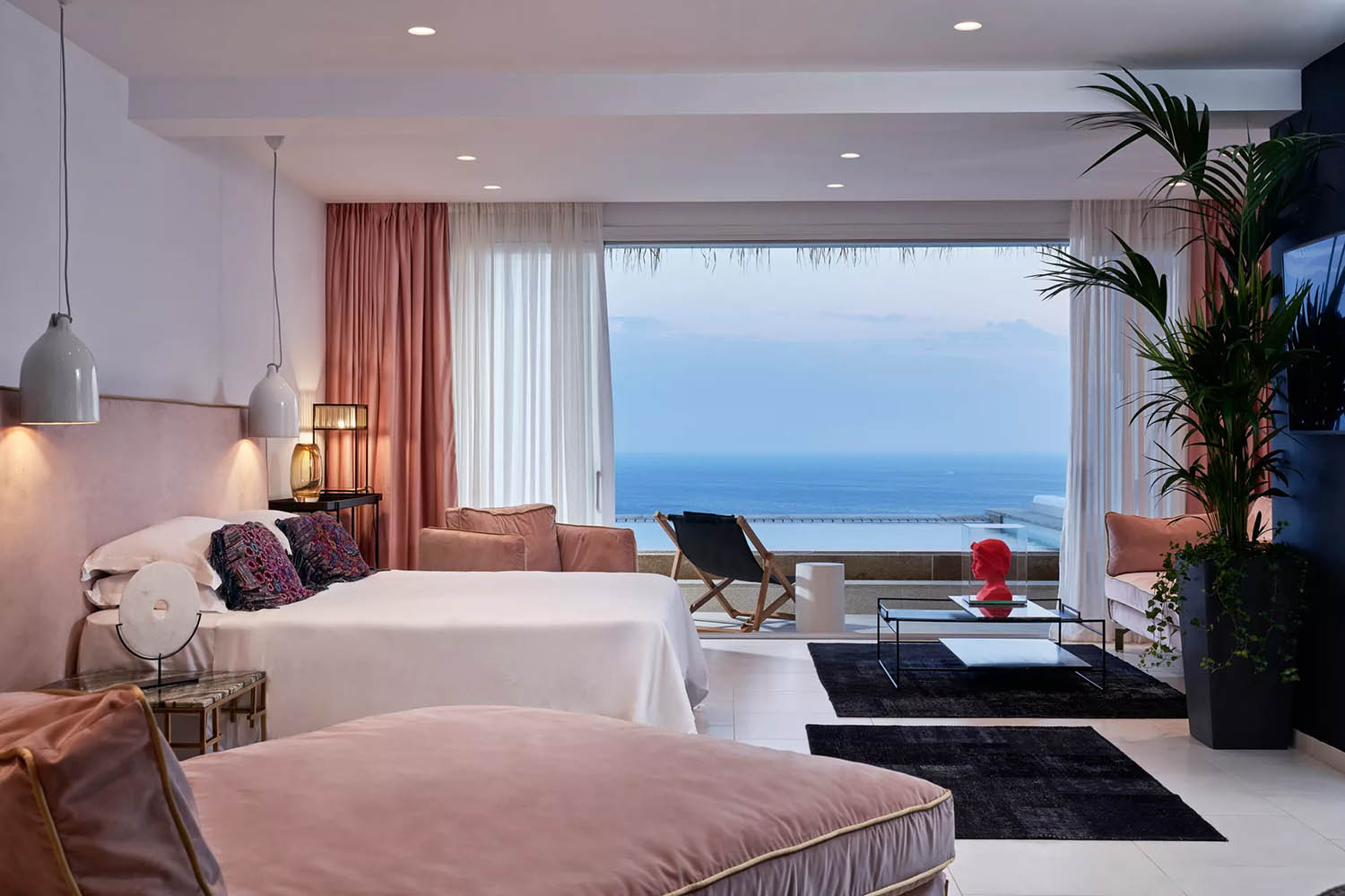 LOVER'S SUITE Open Plan Private Pool LuxuriaVacations