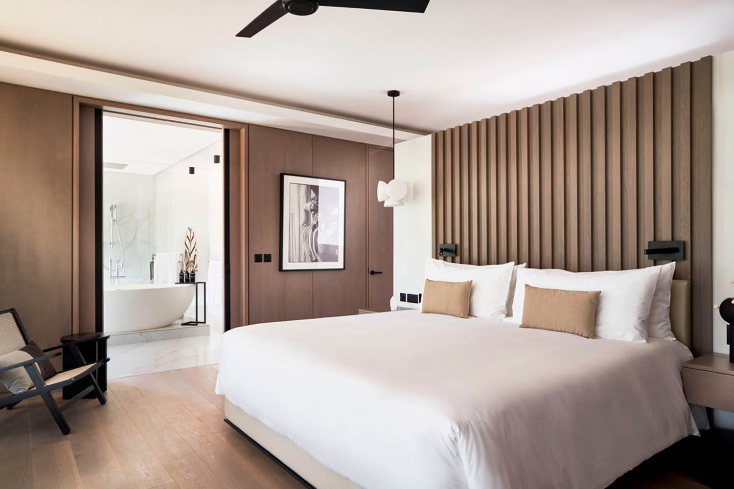 LUX* GRAND BEACH POOL VILLA THREE EN-SUITE BEDROOMS LuxuriaVacations
