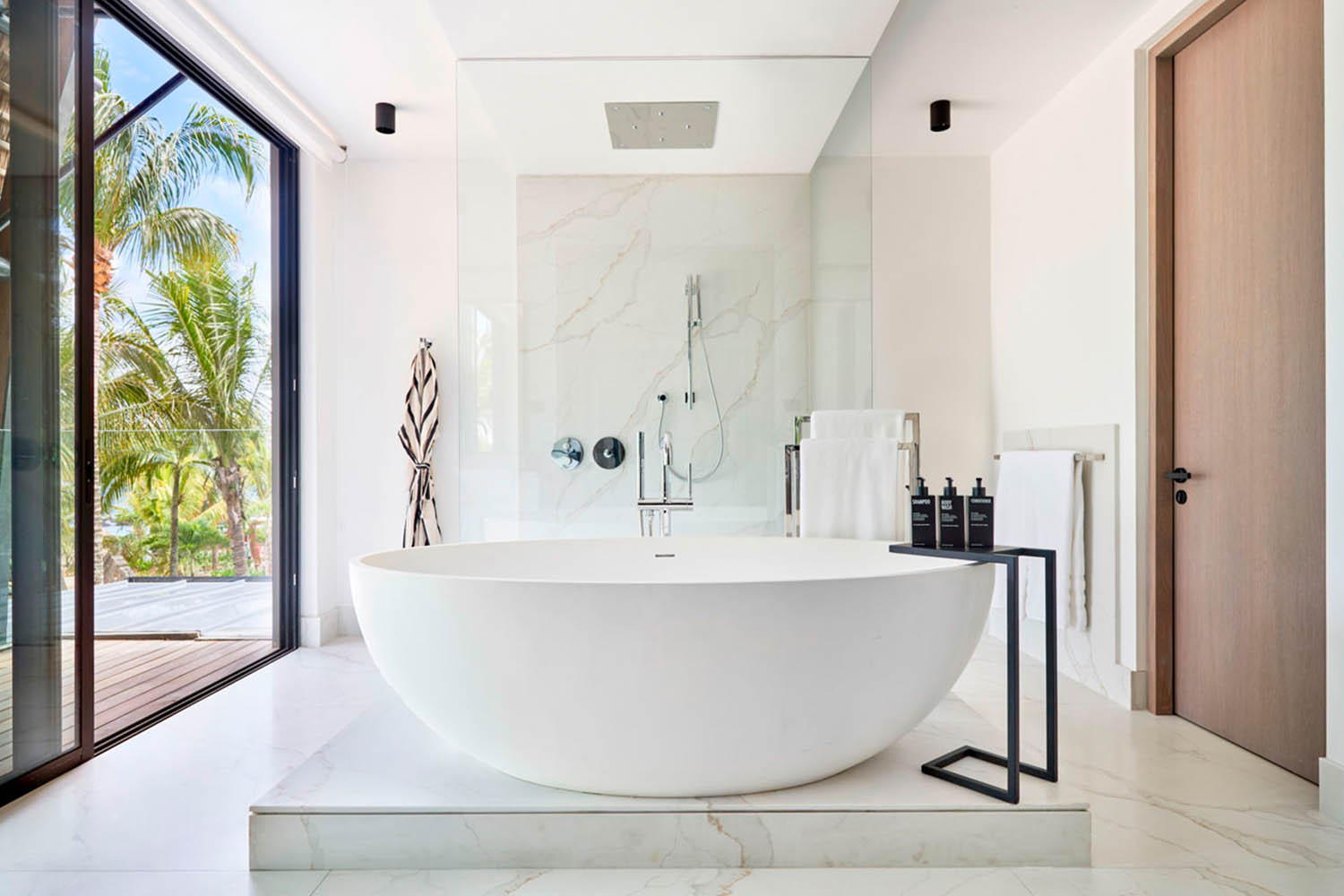 LUX* GRAND BEACH POOL VILLA THREE EN-SUITE BEDROOMS LuxuriaVacations