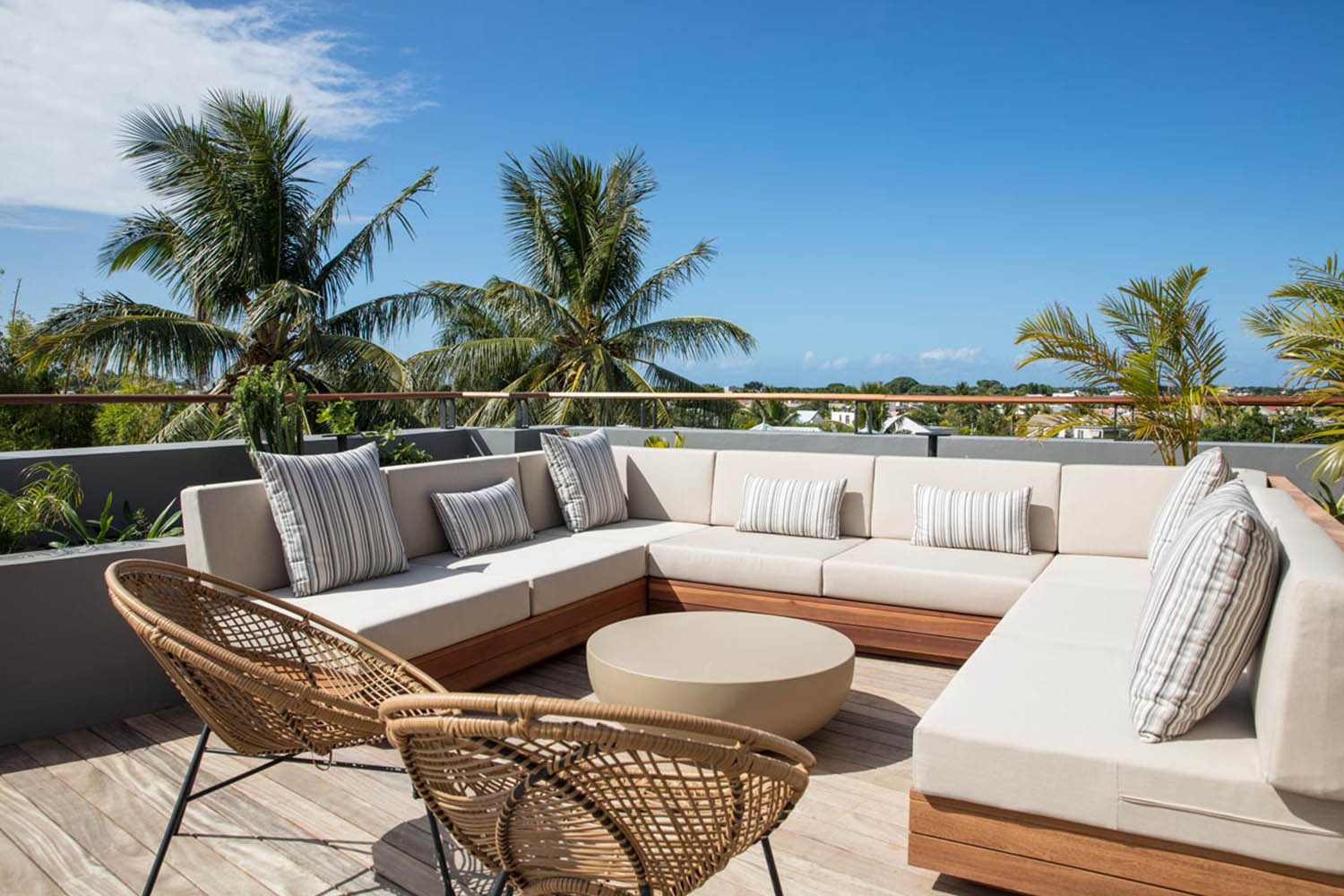 LUX* POOL PENTHOUSES THREE EN-SUITE BEDROOMS LuxuriaVacations