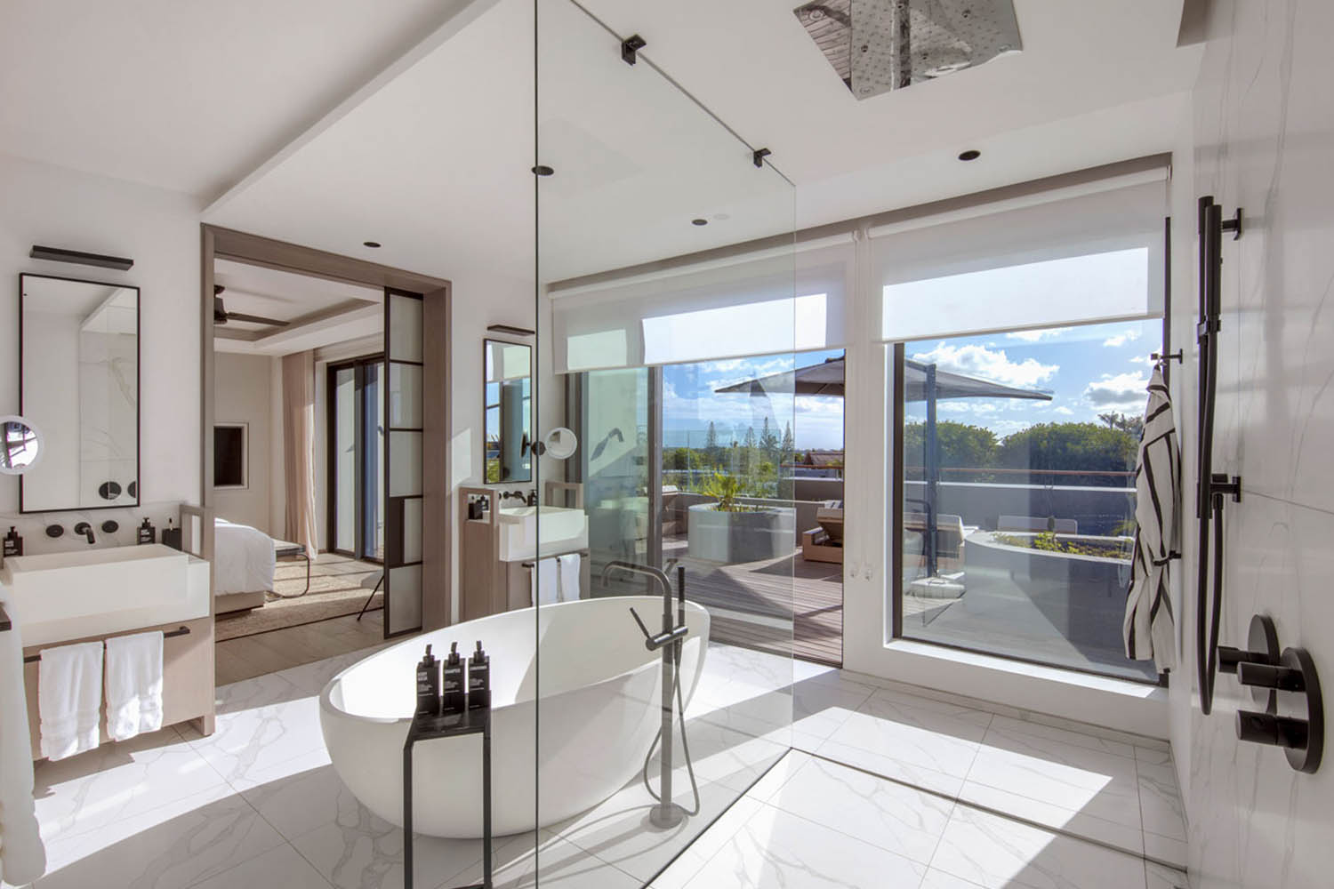 LUX* POOL PENTHOUSES THREE EN-SUITE BEDROOMS LuxuriaVacations