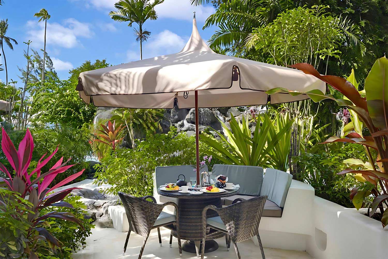 Luxury Swim Up LuxuriaVacations