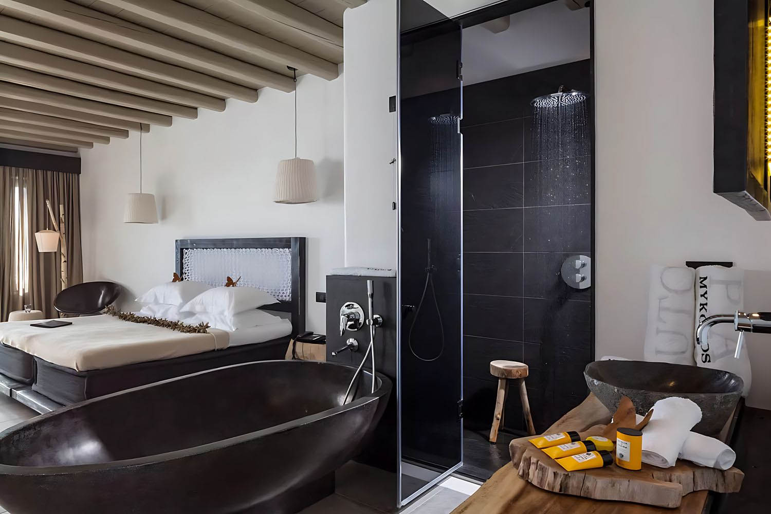 MAJESTIC Retreat Sea View Suite LuxuriaVacations