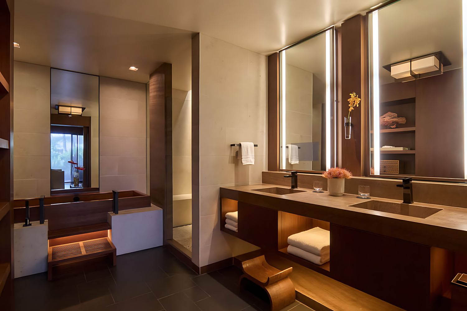 Manele Suite LuxuriaVacations