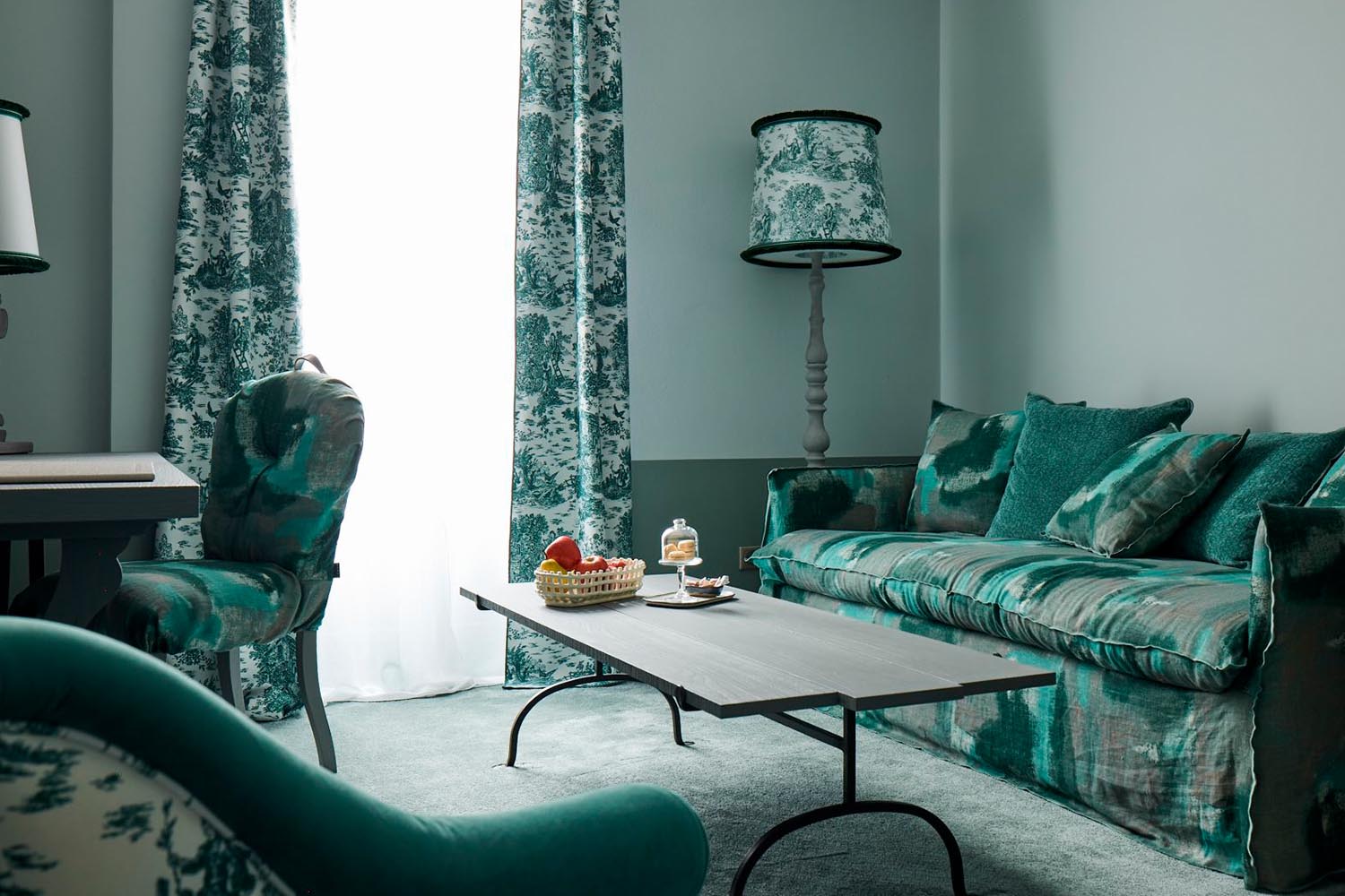 MANOIR LuxuriaVacations