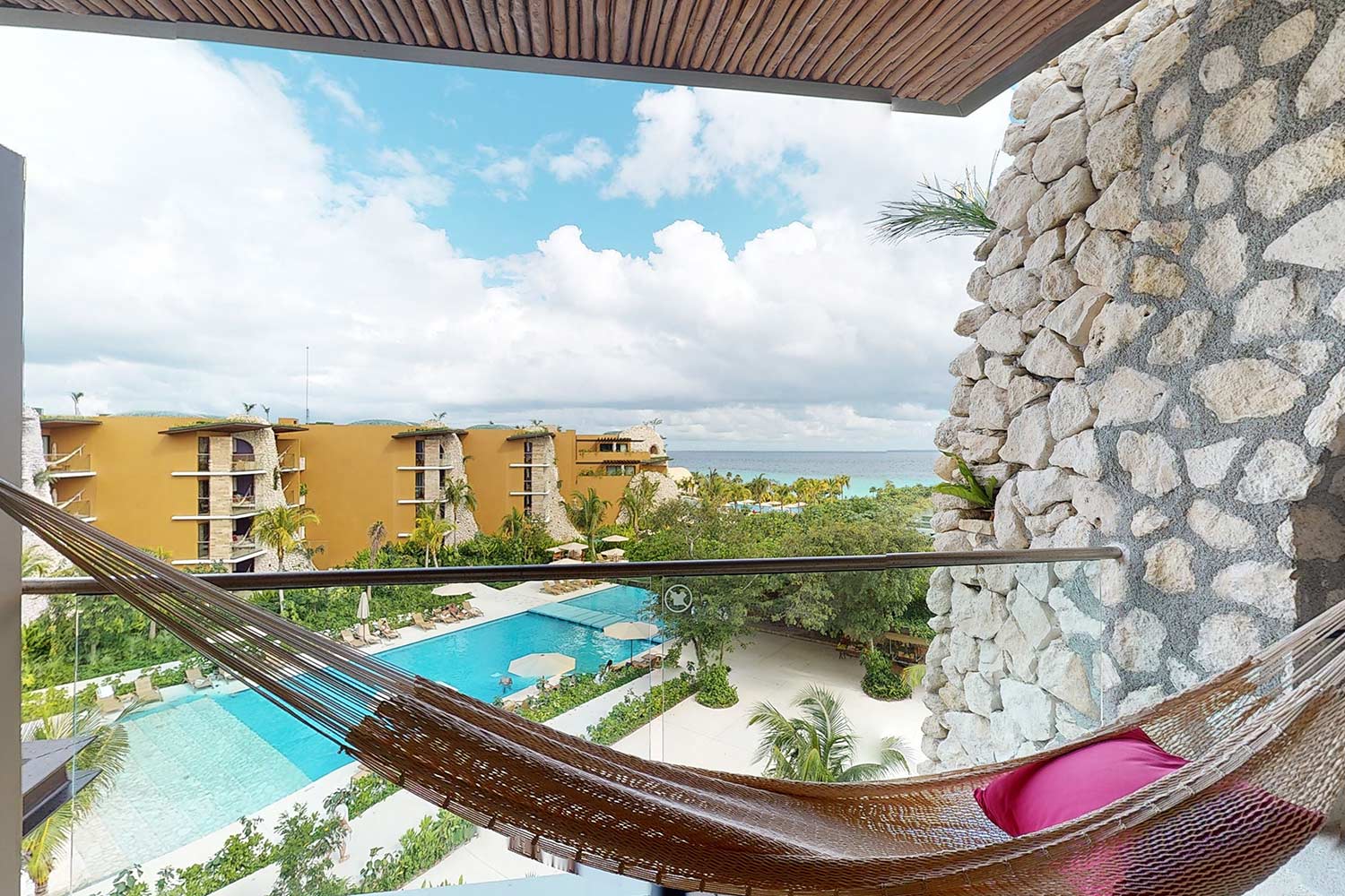 Master Ocean View LuxuriaVacations
