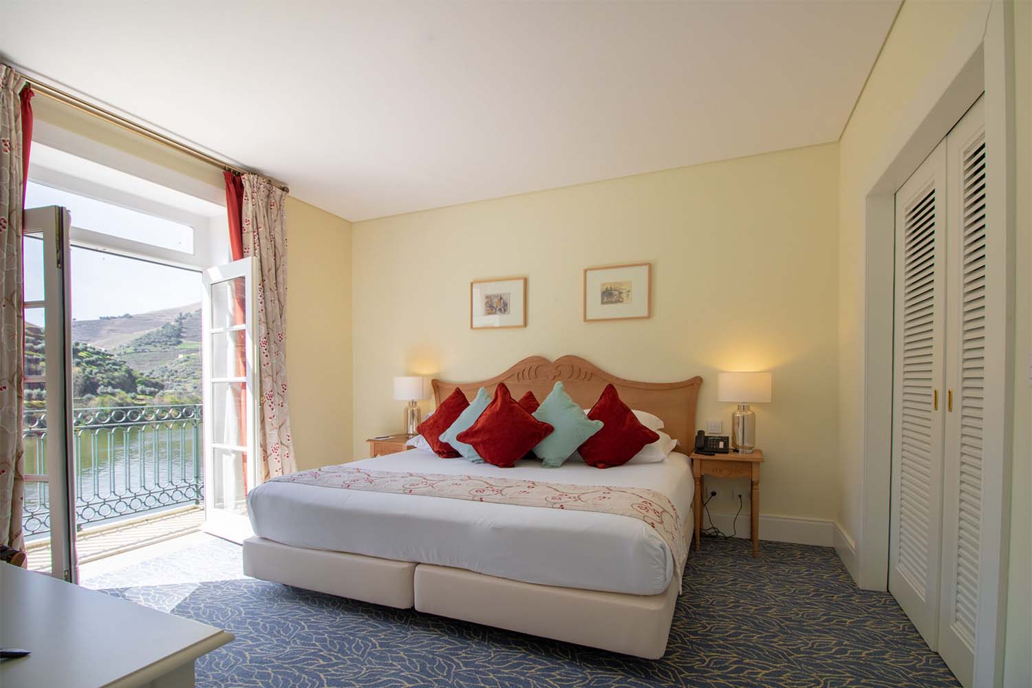 Master Suite LuxuriaVacations