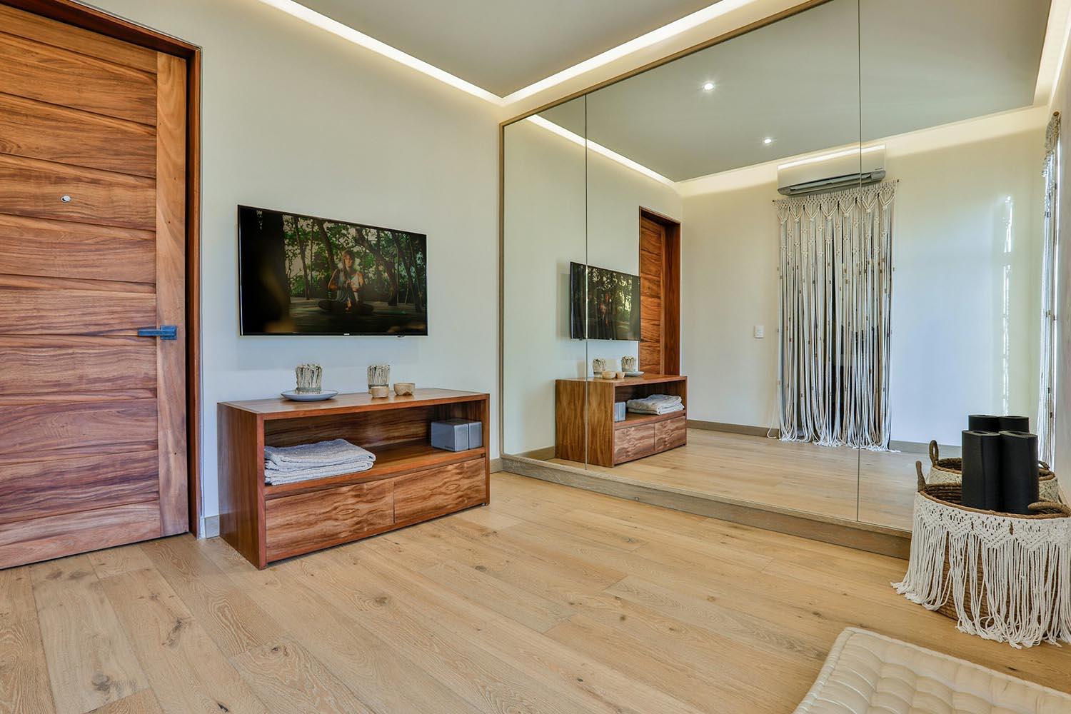 Meditation Suite LuxuriaVacations