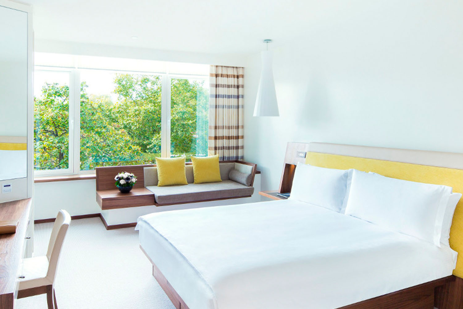 Metropolitan Park Room LuxuriaVacations