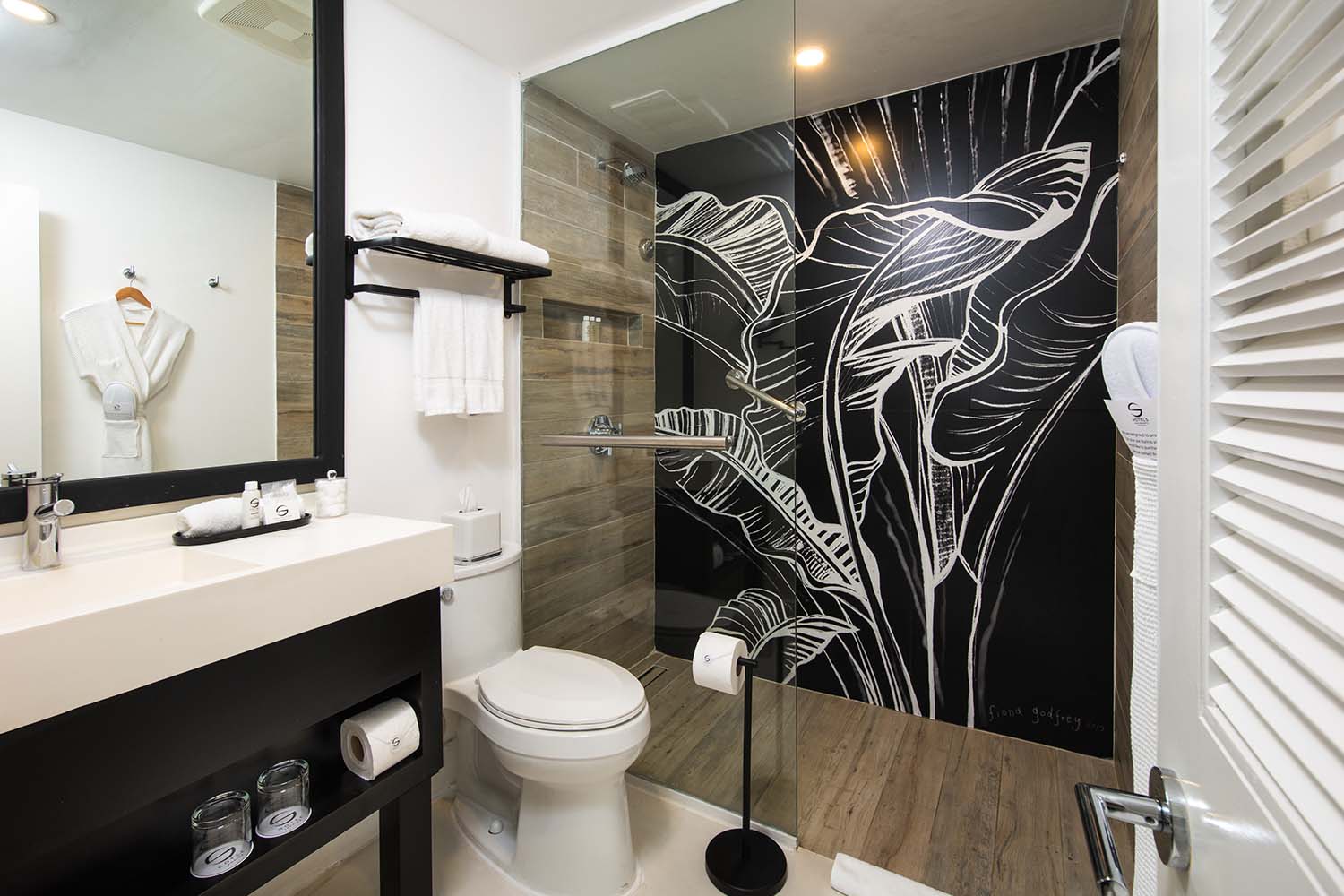 Mini King Room LuxuriaVacations
