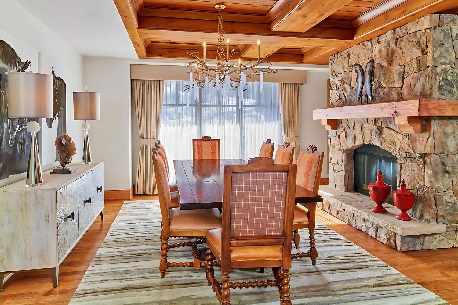 Mountain View 3 Bedroom Penthouse Suite, Bedroom 1: 1 King, Bedroom 2: King, Bedroom 3: King LuxuriaVacations