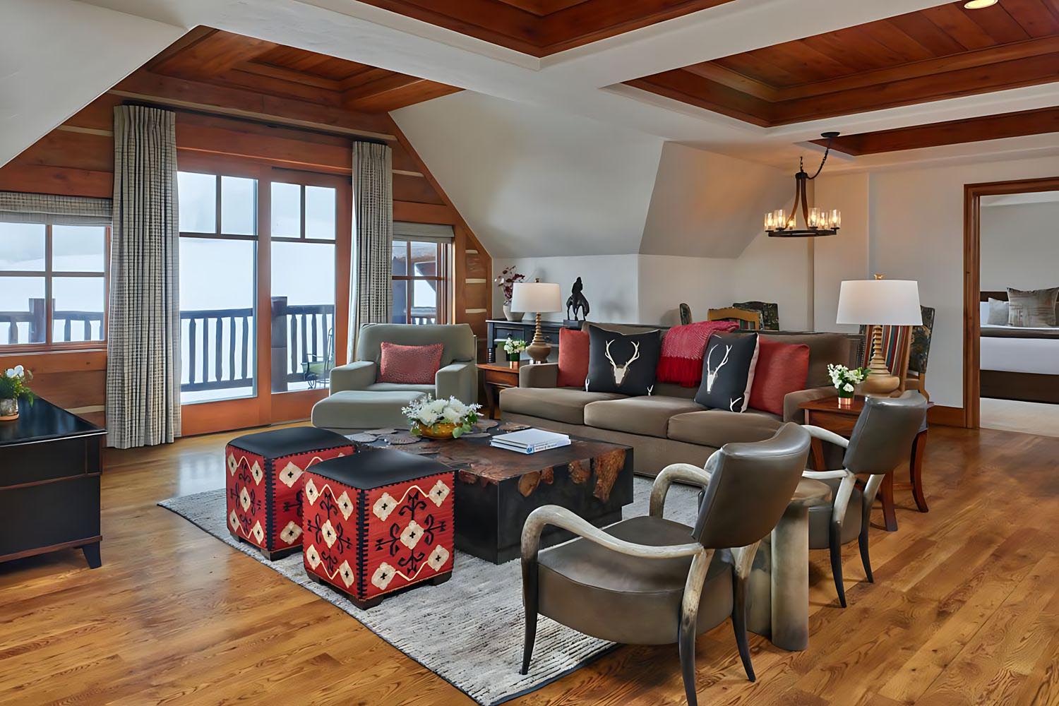 Mountain View Penthouse 3 Bedroom Penthouse Suite, Slopeside view, Mountain view, Balcony LuxuriaVacations