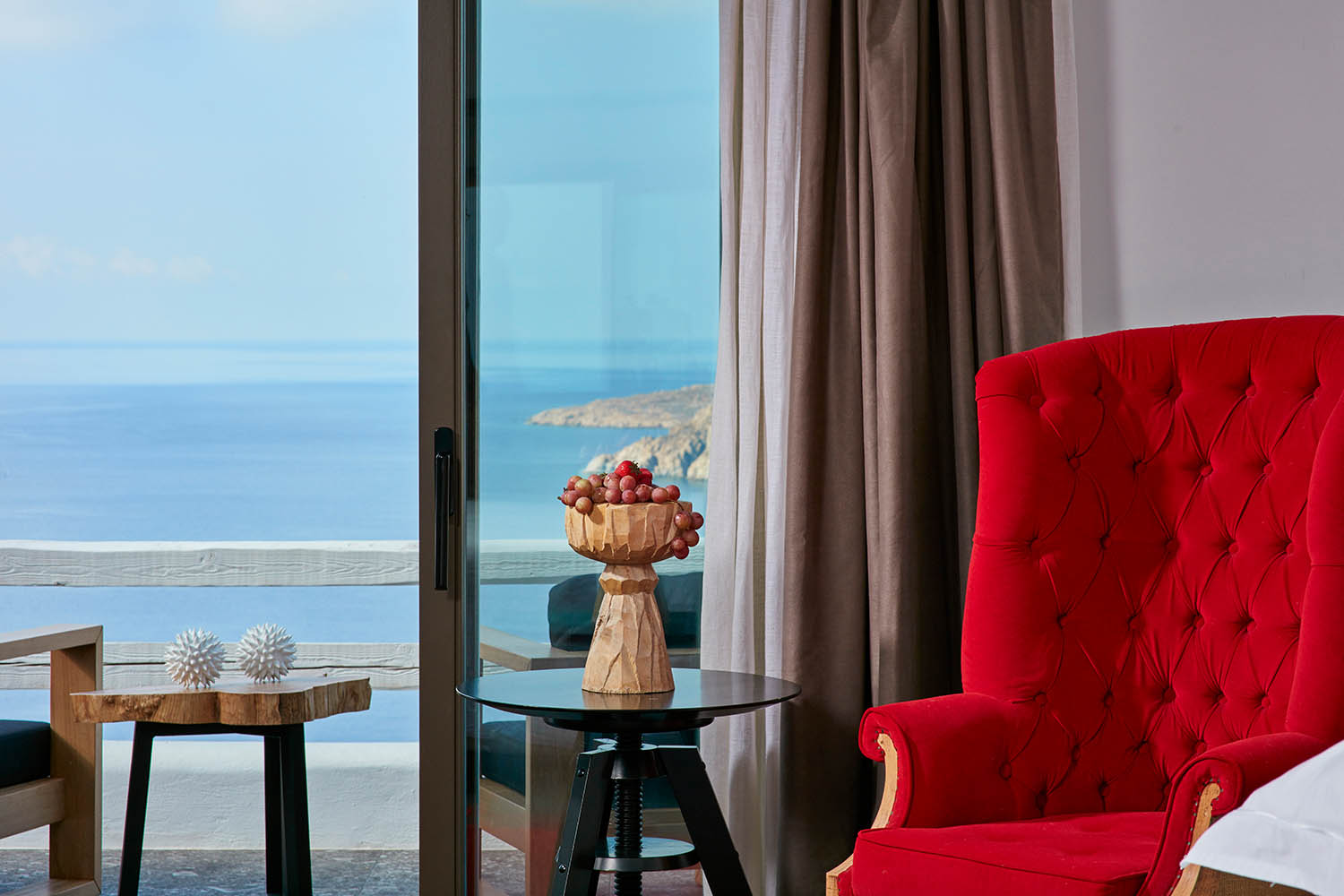 MYSTIQUE Suite Sea View LuxuriaVacations