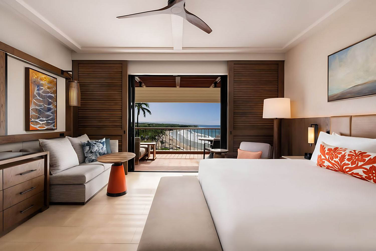 Newly Renovated Deluxe Guest room, 1 King, Oceanfront, Main Tower, Balcony LuxuriaVacations