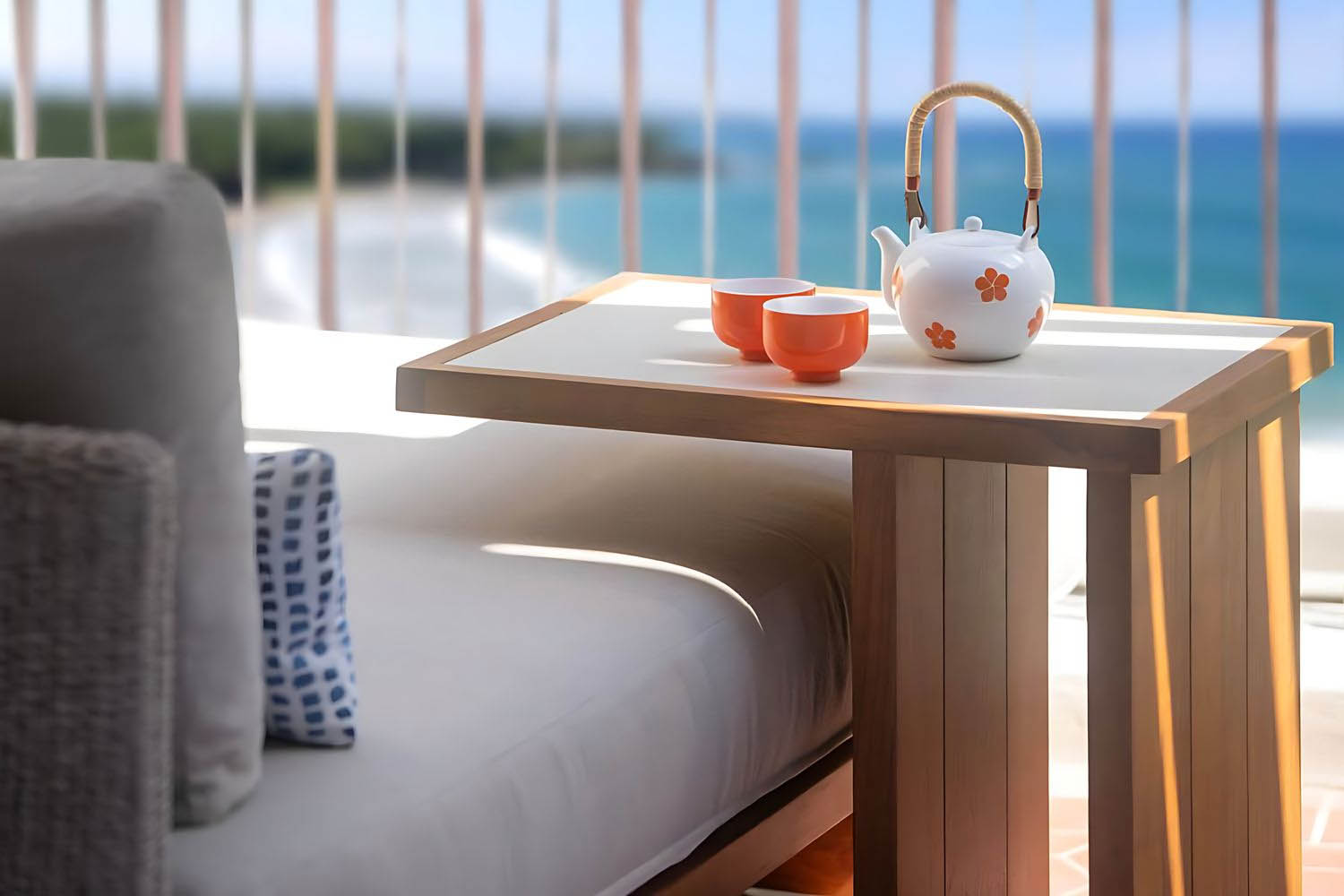 Newly Renovated Deluxe Guest room, 1 King, Oceanfront, Main Tower, Balcony LuxuriaVacations