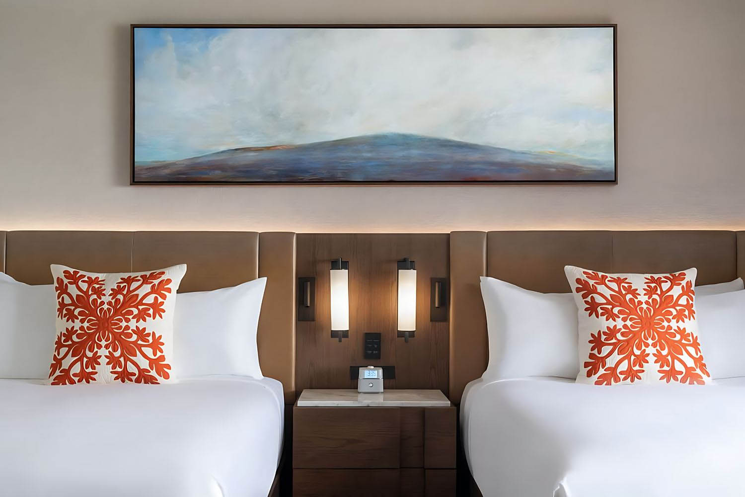 Newly Renovated Deluxe Guest room, 2 Double, Oceanfront, Main Tower, Balcony LuxuriaVacations