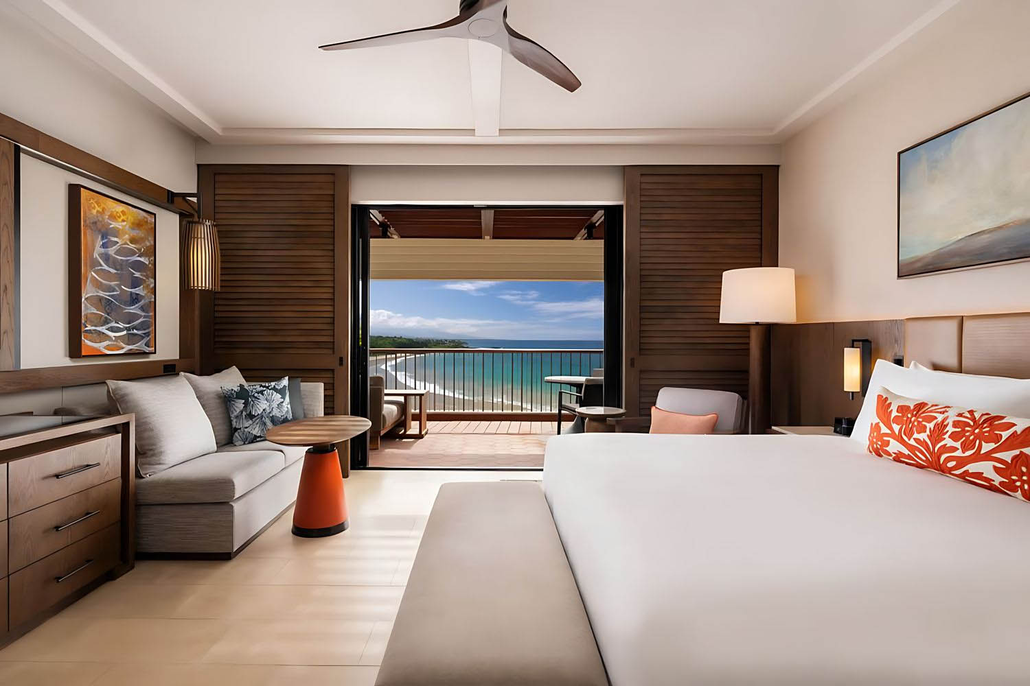 Newly Renovated Guest room, 1 King, Oceanfront, Main Tower, Balcony LuxuriaVacations