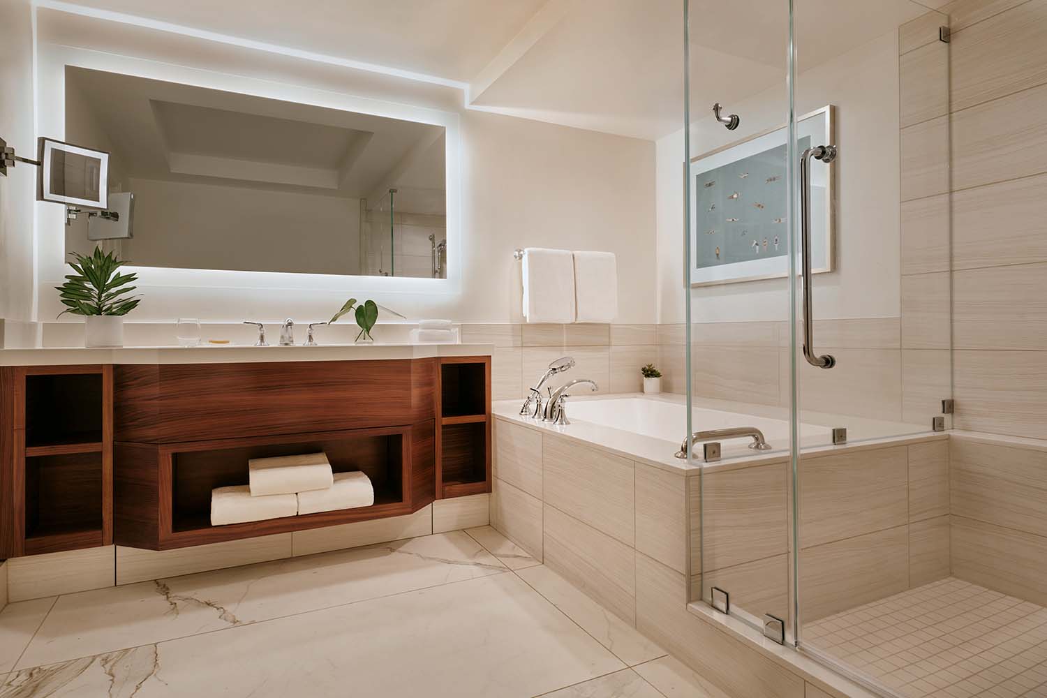 Ocean View - 2 Queen Beds LuxuriaVacations