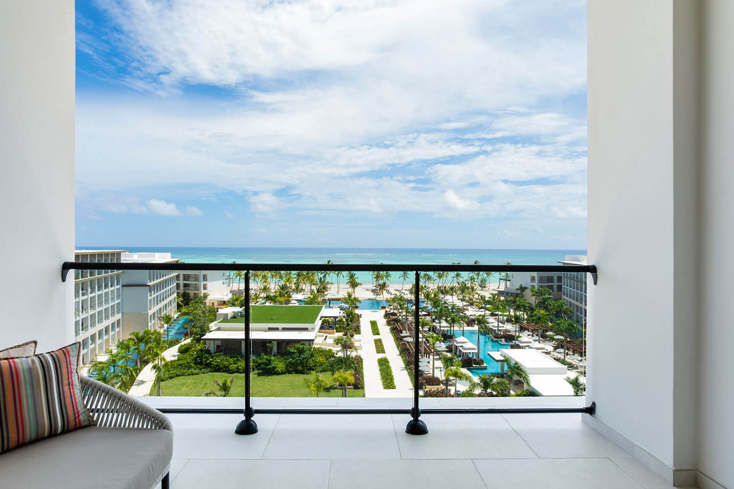 Ocean View Junior Suite King LuxuriaVacations