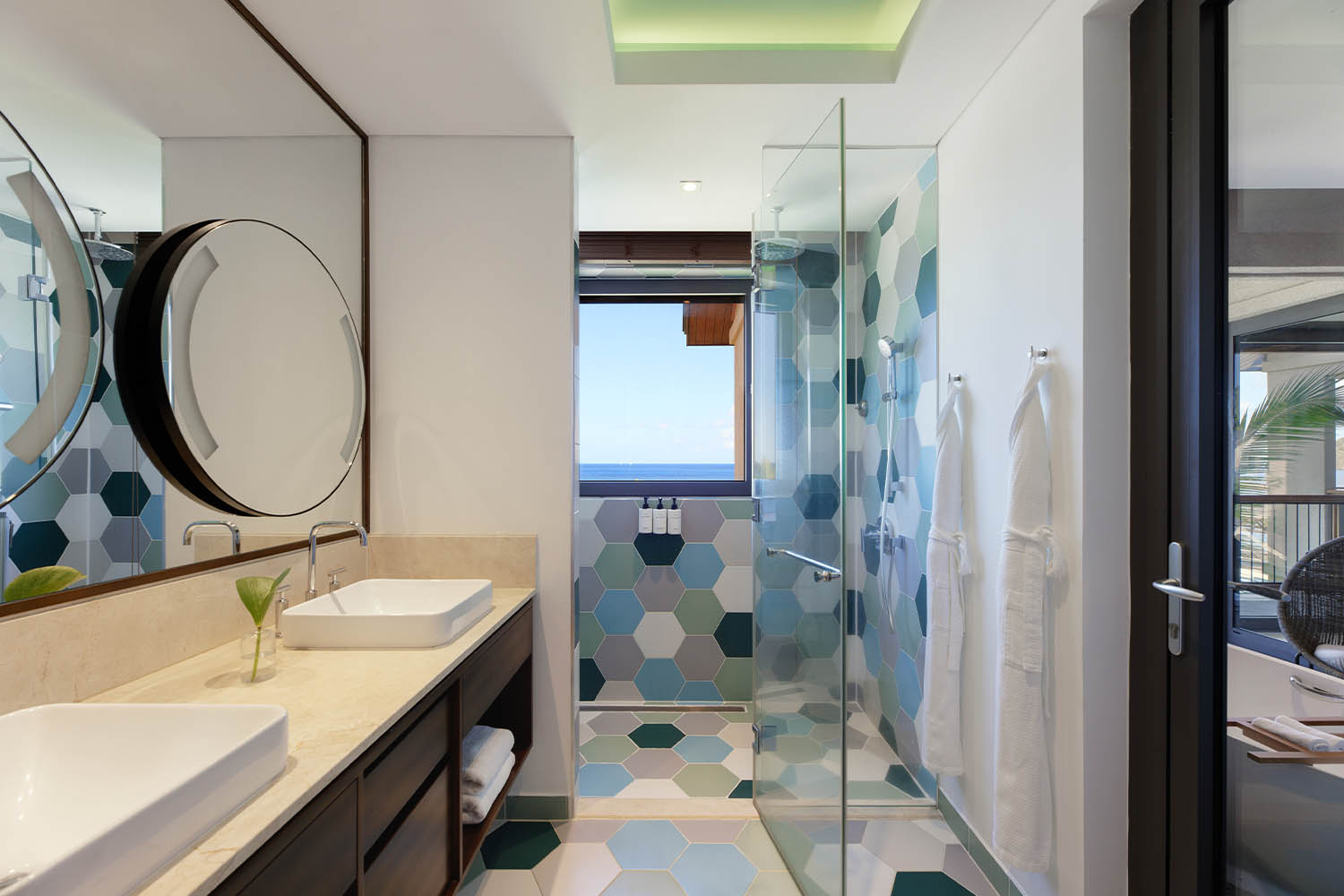 Ocean View Suites with Outdoor Tub One Bed LuxuriaVacations