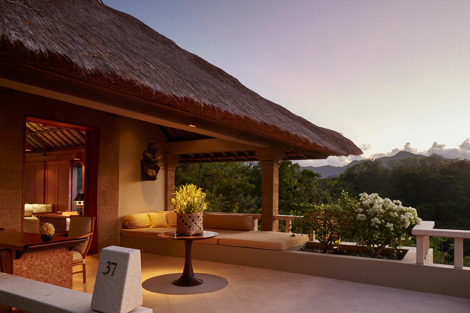 Infinity Pool Suite (Lombok Strait View) LuxuriaVacations