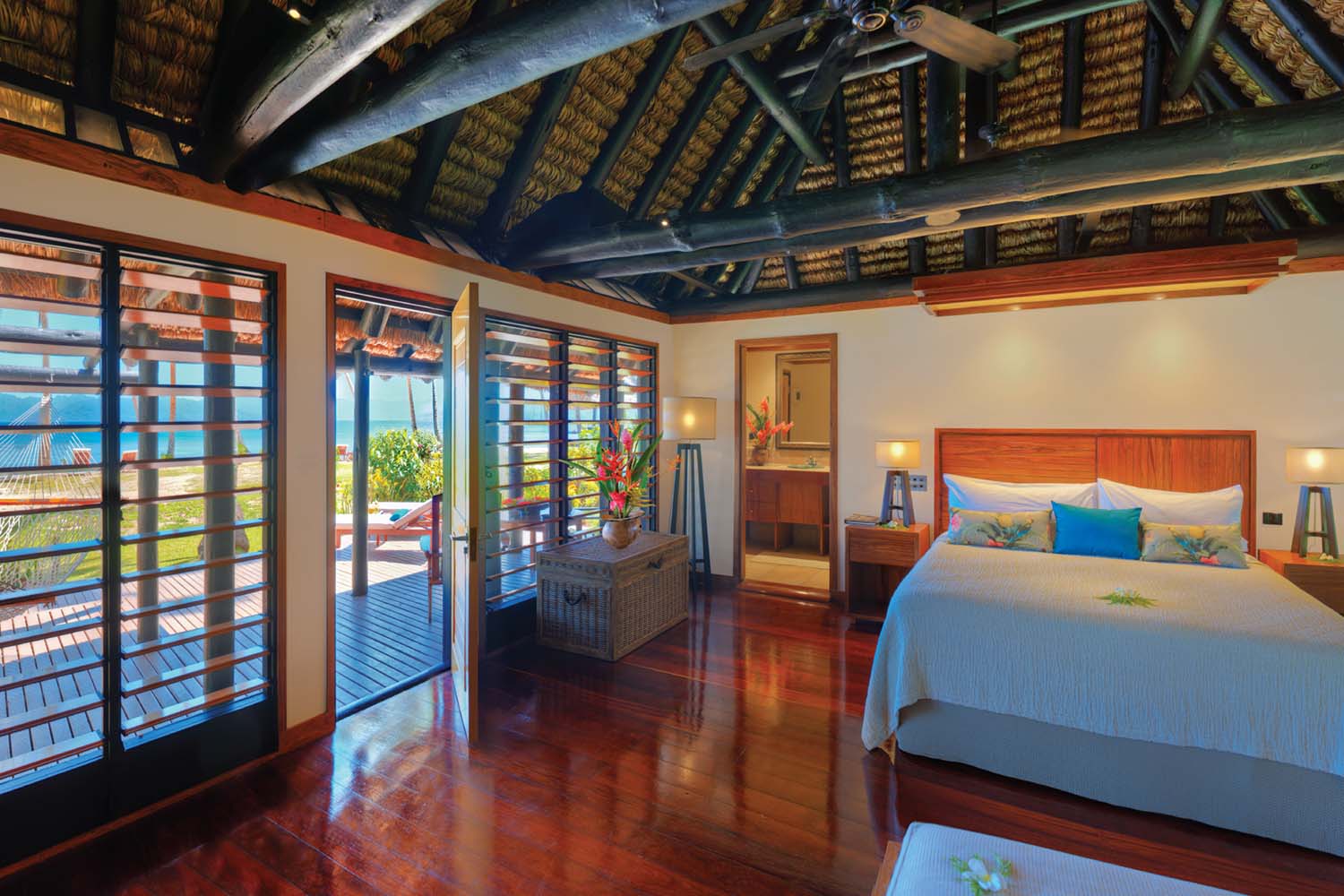 OCEANFRONT BURES LuxuriaVacations