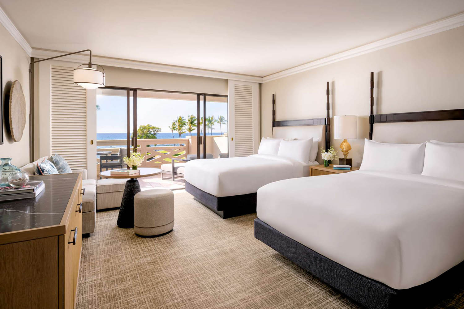 oceanfront view queen/queen LuxuriaVacations