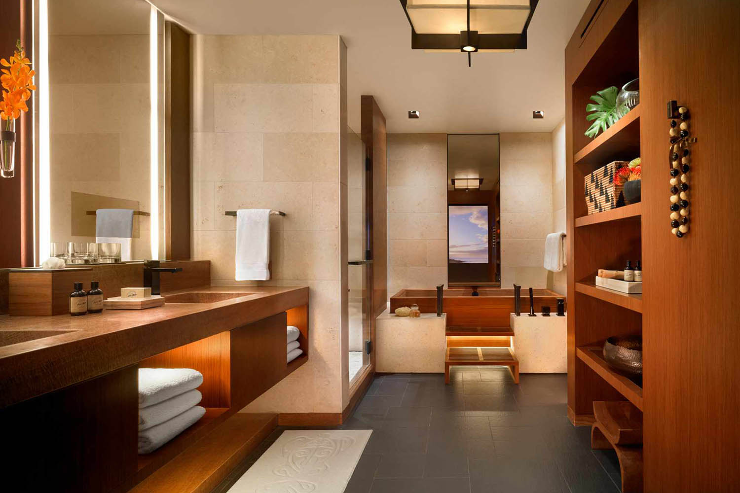 Ohana Prime Oceanfront Suite LuxuriaVacations