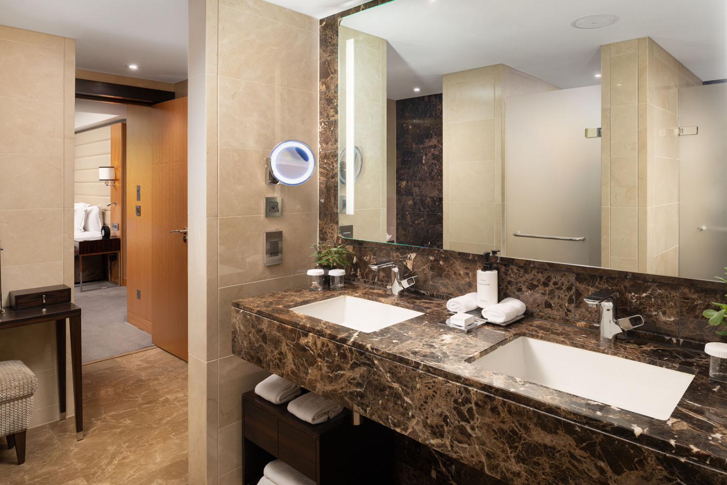 One Bedroom Deluxe Suite with Lounge Access LuxuriaVacations