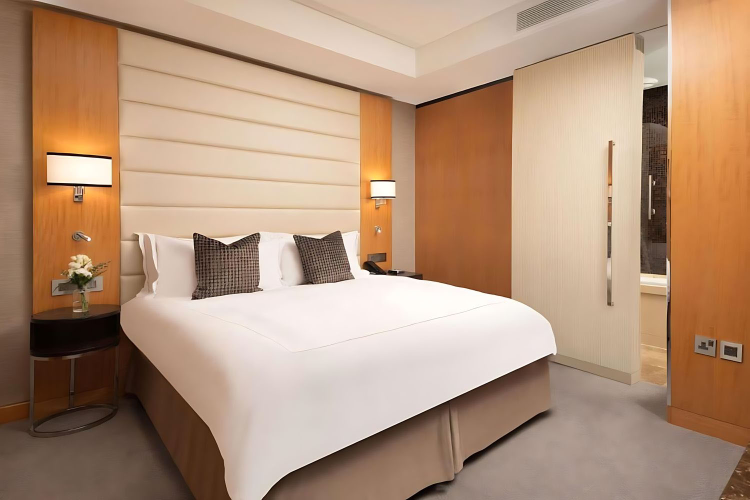 One Bedroom Dlx Duplex Ste with Lounge Access LuxuriaVacations