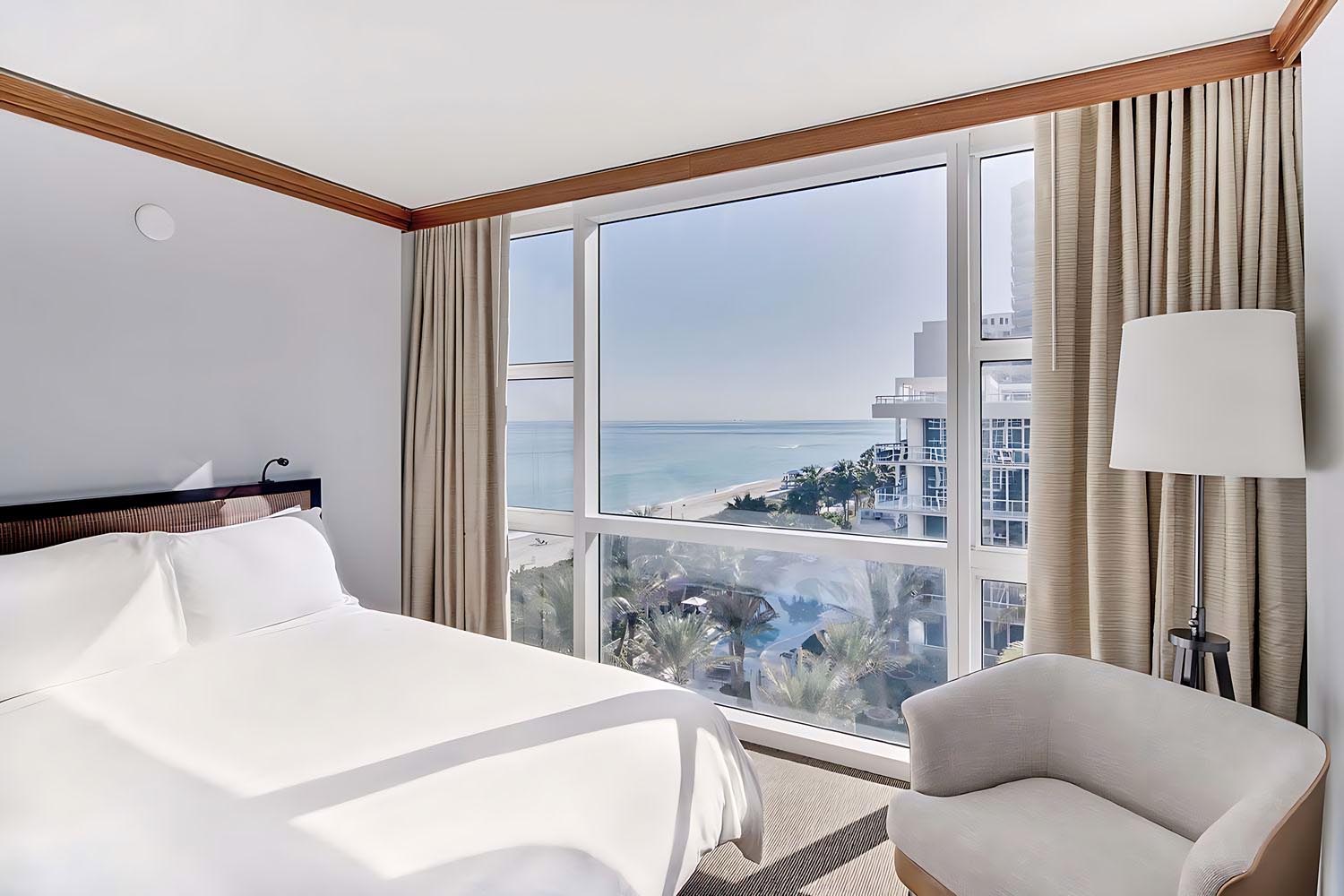 One bedroom luxury apartment King Bed with Ocean View LuxuriaVacations