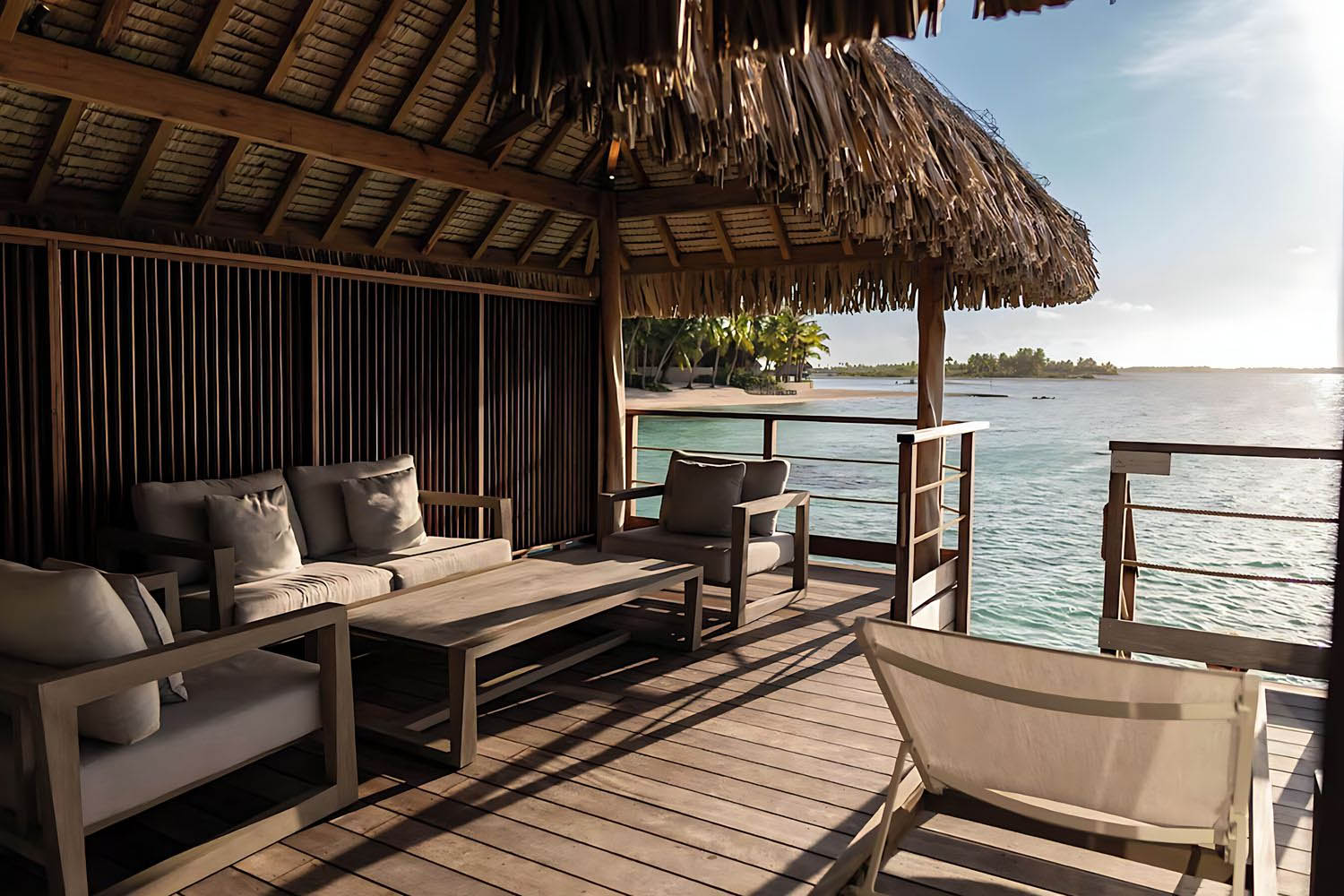 OVERWATER SUITE LuxuriaVacations