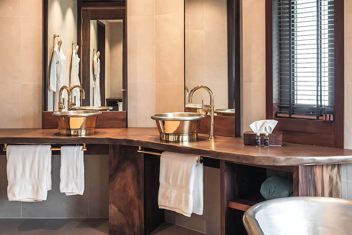 OVERWATER SUITE LuxuriaVacations