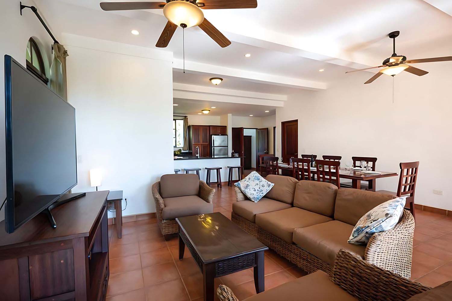 Pacific Condo 1D LuxuriaVacations