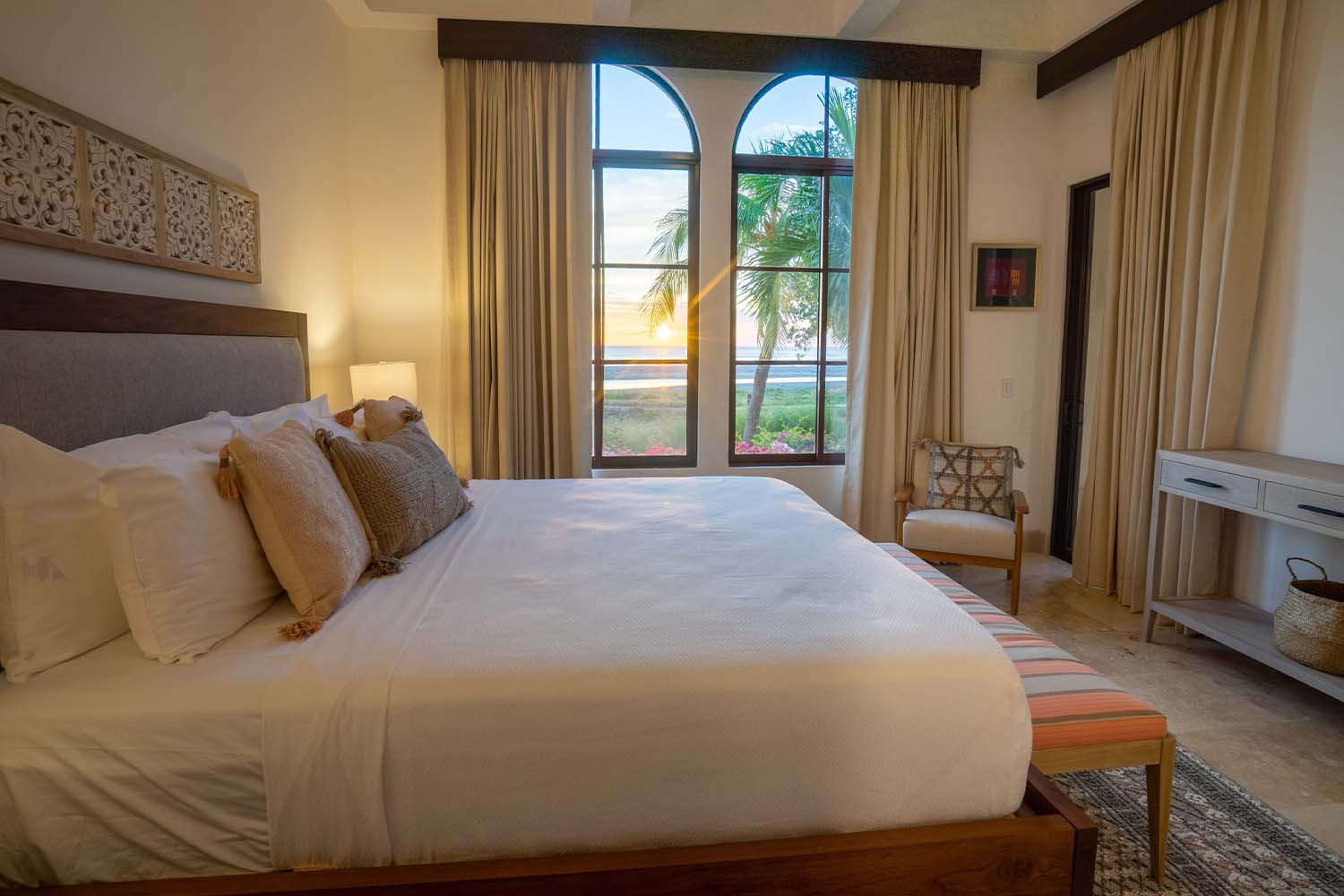 Pacific Condo 3B LuxuriaVacations