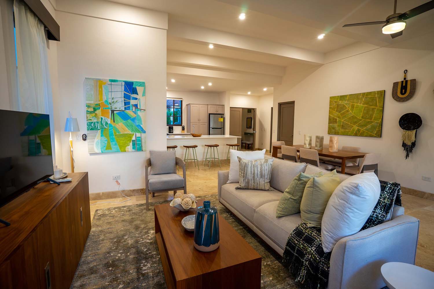 Pacific Condo 3B LuxuriaVacations