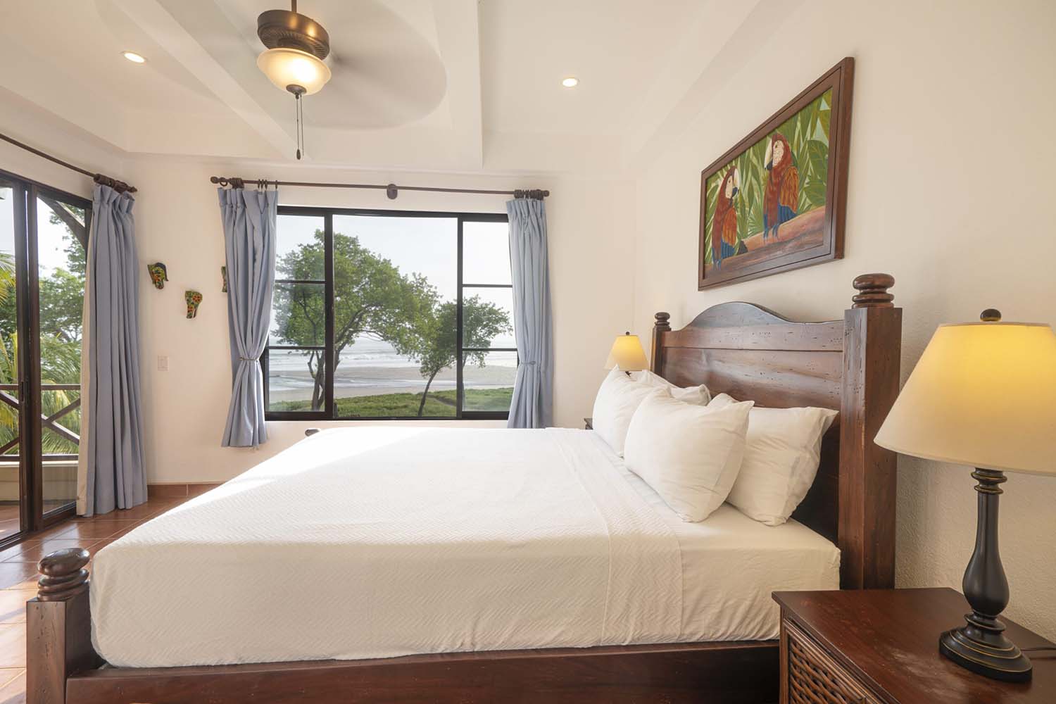 Pacific Condo 4C LuxuriaVacations
