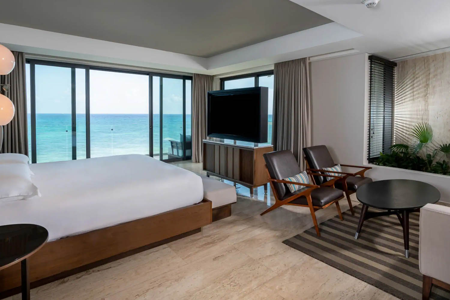 Panoramic Ocean Front Suite, Beach House LuxuriaVacations