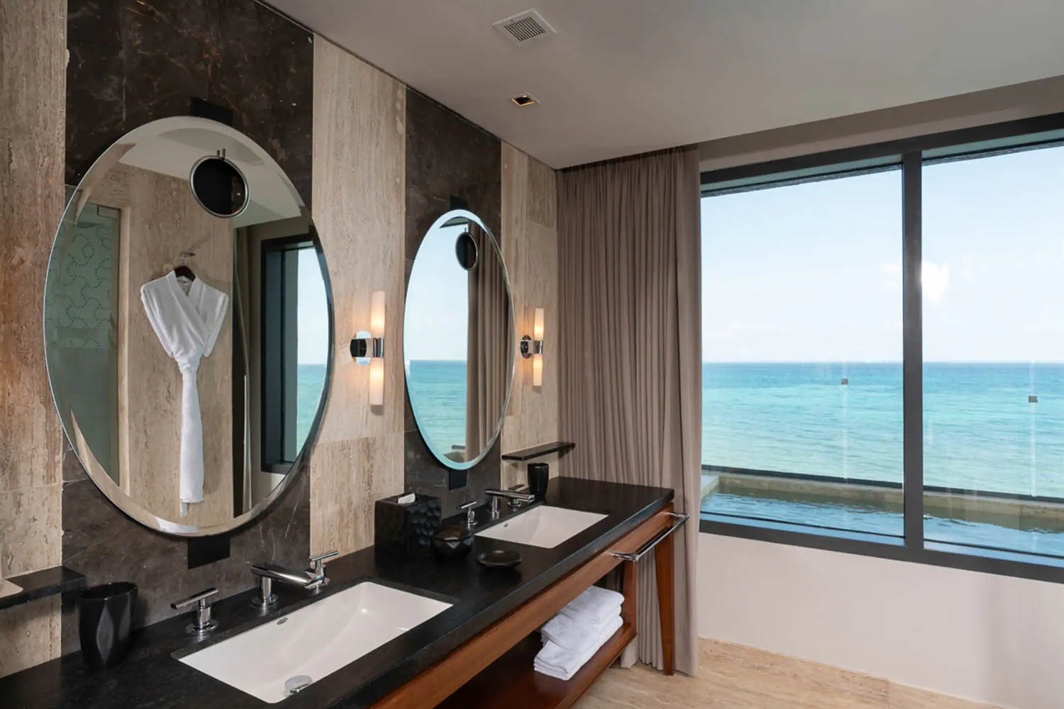 Panoramic Ocean Front Suite, Beach House LuxuriaVacations